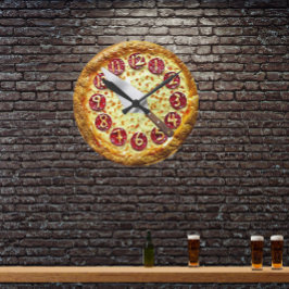 Peperoni pizzavur rund klocka