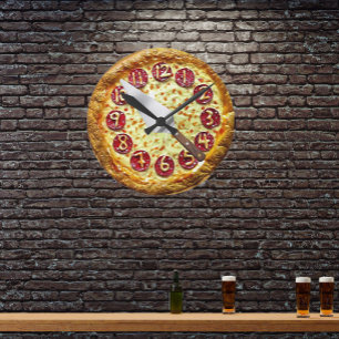 Peperoni pizzavur rund klocka