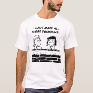 Peppermint Patty & Marcie vid muren T Shirt