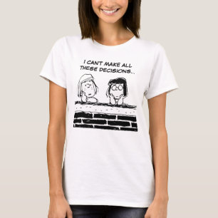 Peppermint Patty & Marcie vid muren T Shirt