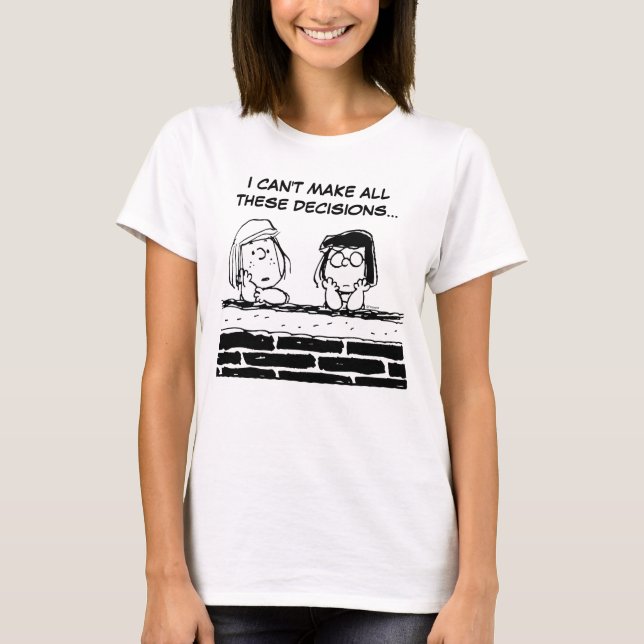 Peppermint Patty & Marcie vid muren T Shirt (Framsida)