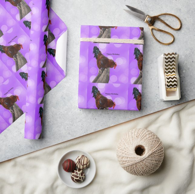 Perched in Majesty: Tupp on Dreamy Lila Glow Presentpapper (Hantverk)
