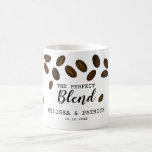 Perfekt-blandningskaffeln gynnar Bröllop Kaffemugg<br><div class="desc">Trendiget och det unika kaffebröllopet gynnar mugg designat med kaffebönor. Anpassa dem med namnen från bruden och brudgummen,  med snyggt typografi för anpassningsbar. Skapa dina egna bröllopsfavoriter med den här unika presenten,  perfekt för möhippor och gåvor. Ordna i bulk för din kaffemated party favors!</div>