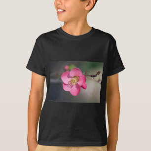 Perfekt Rosa Blommar Quince T Shirt