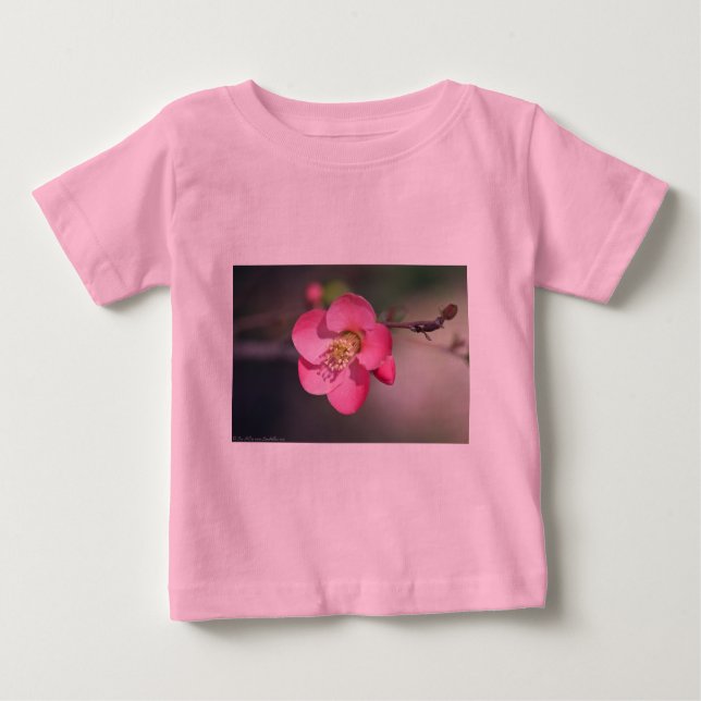 Perfekt Rosa Blommar Quince Tee Shirt (Framsida)