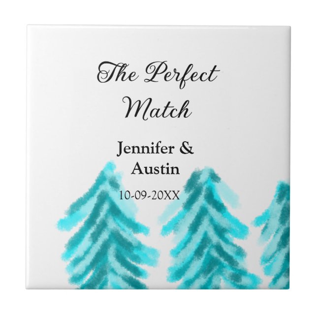 Perfekten matchar vinterblått gräs träd bröllop kakelplatta (Framsidan)