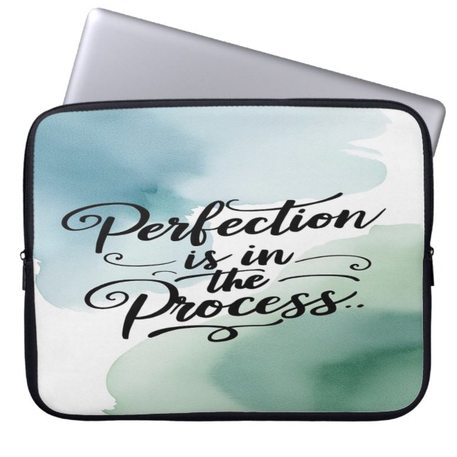 Perfektion ligger i processen laptop fodral (Framsidan)