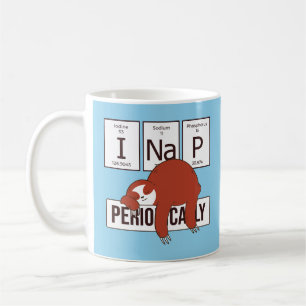 PERIODIC BORD SLOTH I NAP PERIODIALT KAFFEMUGG