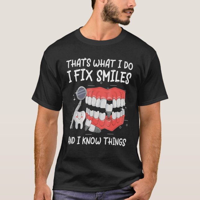 Periodontist dentist Tooth Dental Implant Smile Kn T Shirt (Framsida)