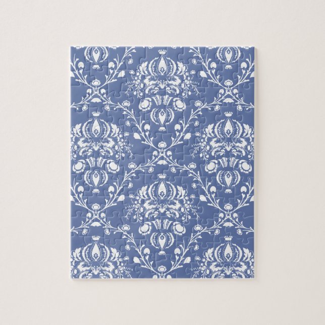 Periwinkle Blue and White Damask Pussel (Vertikal)