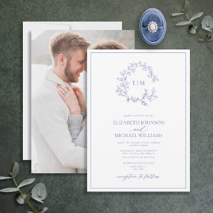 Periwinkle Leafy Vapensköld Monogram Photo Bröllop Inbjudningar