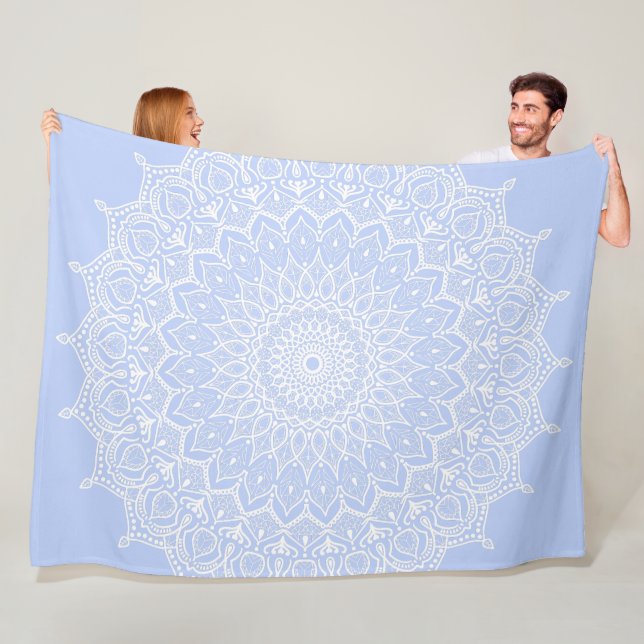 Periwinkle Mandala - Bora in Juniper Berry Fleecefilt (På plats)