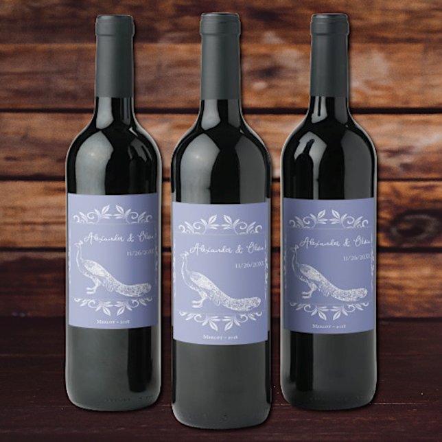 Periwinkle Peacock Flourish Bröllop Vin-etikett Vinflaska Etikett (Periwinkle Peacock Flourish Wedding Wine Label)