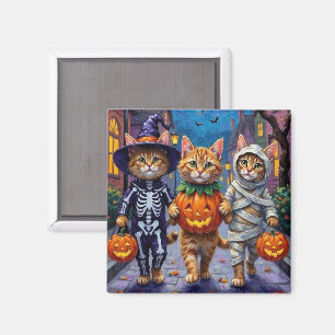 Perserkatten går runt och bugar på Halloween-kosty Magnet