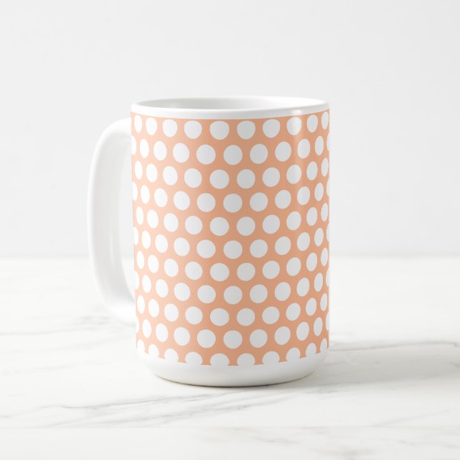 Persika fuzz retro small white polka dots kaffemugg (Framsida vänster)