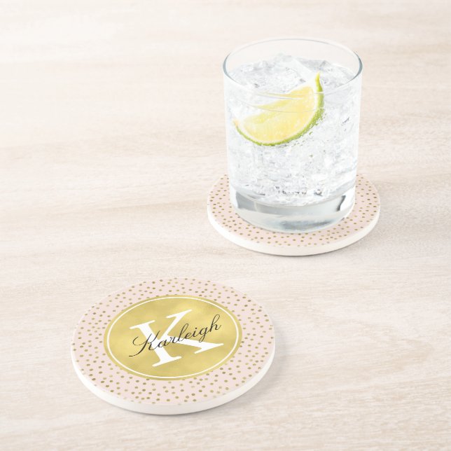 Persika- och guldkonfettin pricker monogramen underlägg sandsten (Sidan)