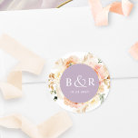 Persika  och lavender Bröllop kuvert / Favoriter Runt Klistermärke<br><div class="desc">Elegant engrammad bröllop-kuvertförsegling eller favoritdekal med vackra vattenfärgsdetaljer i blommigten i en vacker blandning av persikor, orange, rosa, kräm och champagnenyans. Centrera i lavendelns lila med initialer och andra textraden i vitt. Två storleka alternativ och flera formalternativ att välja mellan. Grund-textraden kan användas för händelsens datum, radering eller för fodral...</div>