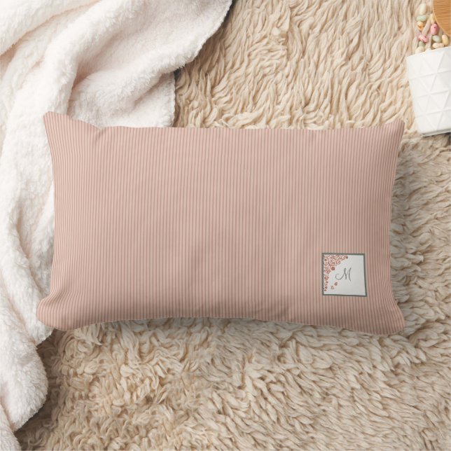 Persika randig terrakotta fjäril skript monogram lumbarkudde (Filt)