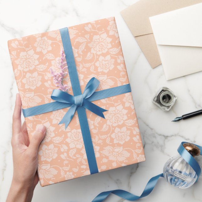 Persikodlad presentpapper med spets (Gifting)