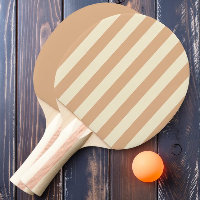 Persikokyss Poloskjorta och enfärgad Pingisracket (Skapare uppladdad)