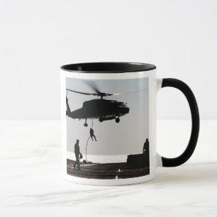 Personalfasta-rep ut ur en SH-60F Mugg