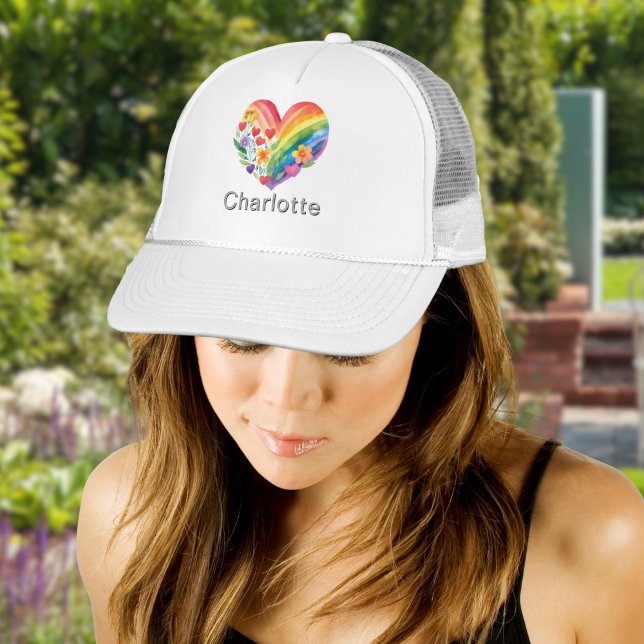 Personalised Watercolor Rainbow Heart Name Keps (A personalized hat with rainbow heart design in a watercolor style)