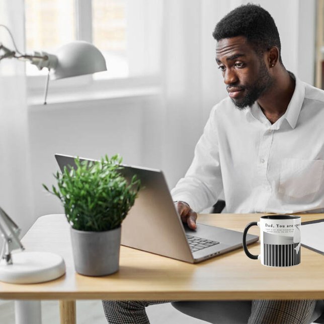 Personalisera Svarta vita Rand Pappa du är Speciel Mugg (Skapare uppladdad)