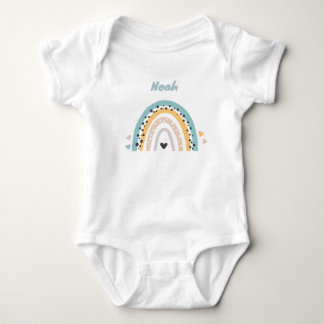 Personalisierter Babybody mit Name und Regenbogen T Shirt