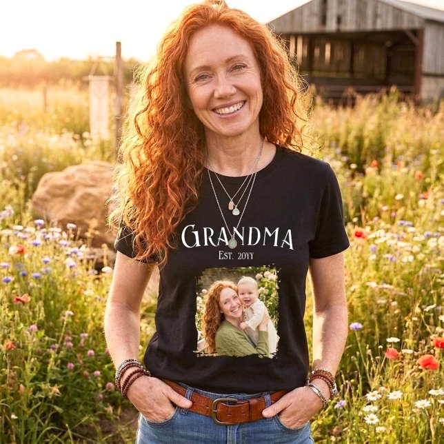 Personalize Name New Grandma Est Year Photo T Shirt (Skapare uppladdad)