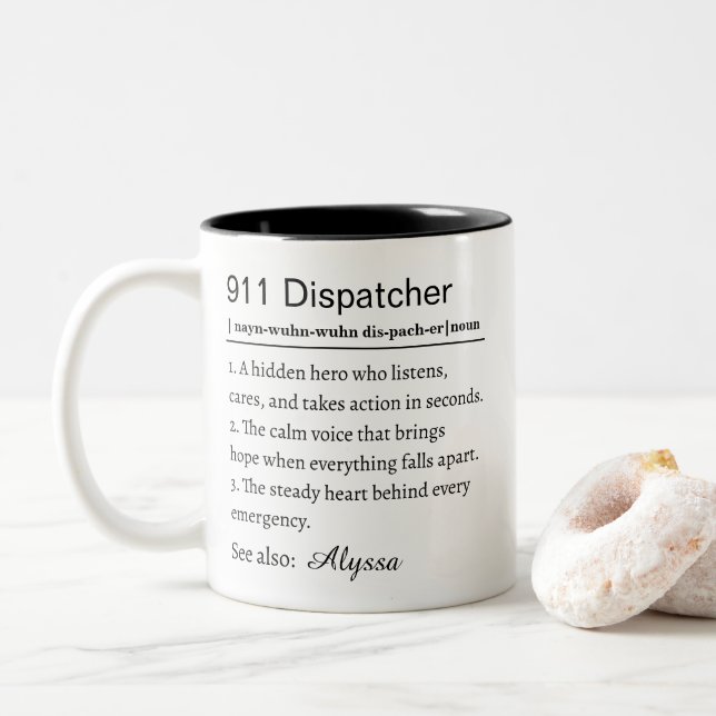 Personalized 911 Dispatcher Definition Två-Tonad Mugg (Med munk)
