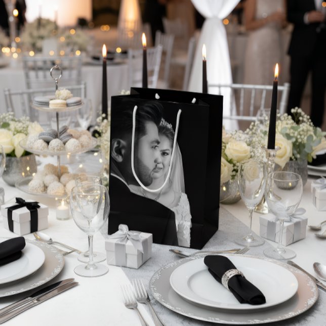 Personalized Black & White Photo Gift Bag (Skapare uppladdad)