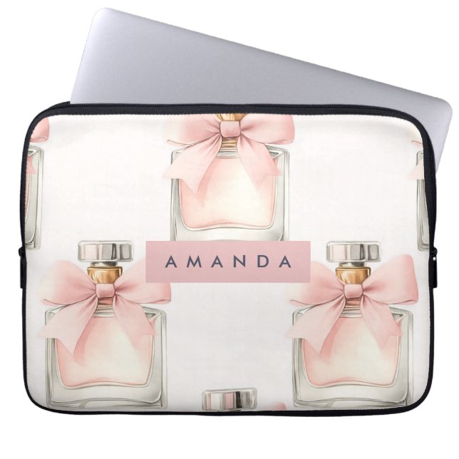 Personalized Blush Perfume Bottle Coquette Pattern Laptop Fodral (Framsidan)