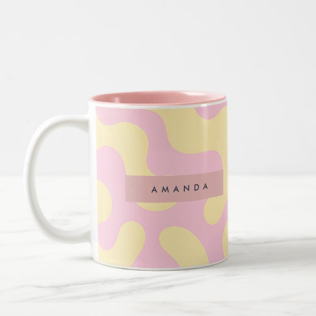 Personalized Blush Pink and Pastel Yellow Abstract Två-Tonad Mugg (Vänster)