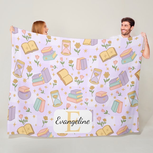 Personalized Bookish Magic Purple Pastel Girly Fleecefilt (På plats)