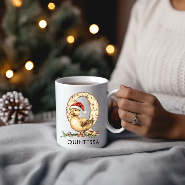 Personalized Cute Baby Duck in Santa Hat Letter Q Kaffemugg (Personalized Cute Baby Duck in Santa Hat Letter Q Coffee Mug)