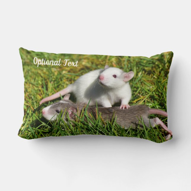 Personalized Cute Baby Pet Rats in the grass Lumbarkudde (Baksida)