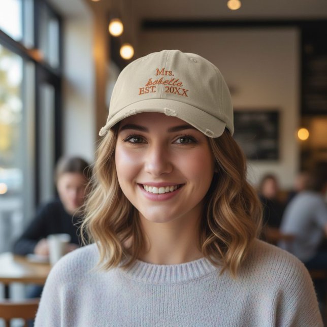 Personalized embroidered Mrs. hat - Customized  Broderad Keps (Skapare uppladdad)