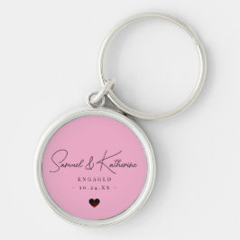 Personalized Engagement Date Pink Heart Script Rund Silverfärgad Nyckelring