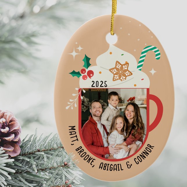 Personalized Family Name Photo Hot Cocoa Christmas Julgransprydnad Keramik (Family Name Ornament with
Personalized Family Photo,
Custom Holiday Keepsake Annual Yearly Ornament)
