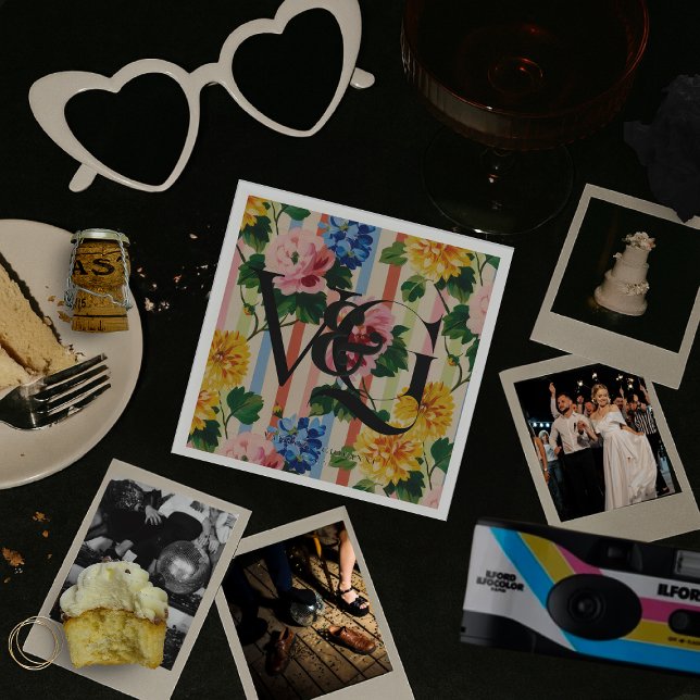 Personalized Floral Stripe Wedding Monogram Pappersservett (Skapare uppladdad)