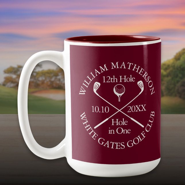 Personalized Golf Hole in One Burgundy Två-Tonad Mugg (Personalized Golf Hole in One Burgundy Two-Tone Coffee Mug)