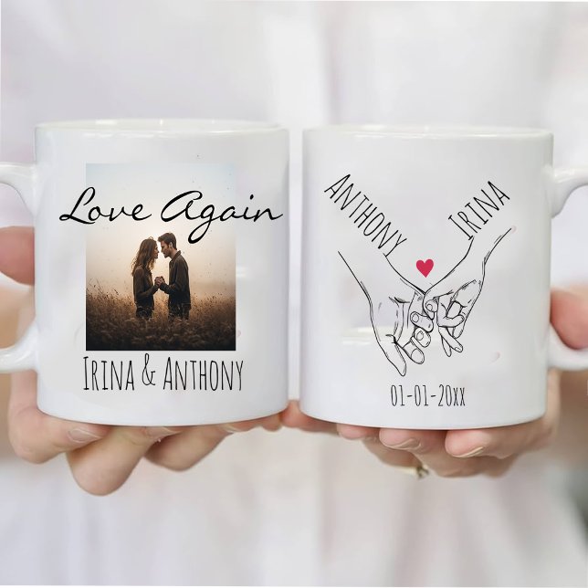 Personalized Holding Hands Couple Names & Date  Mugg (Skapare uppladdad)