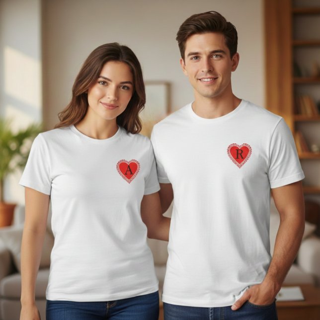 Personalized Initial Heart T-Shirt, Customizable I T Shirt (Skapare uppladdad)