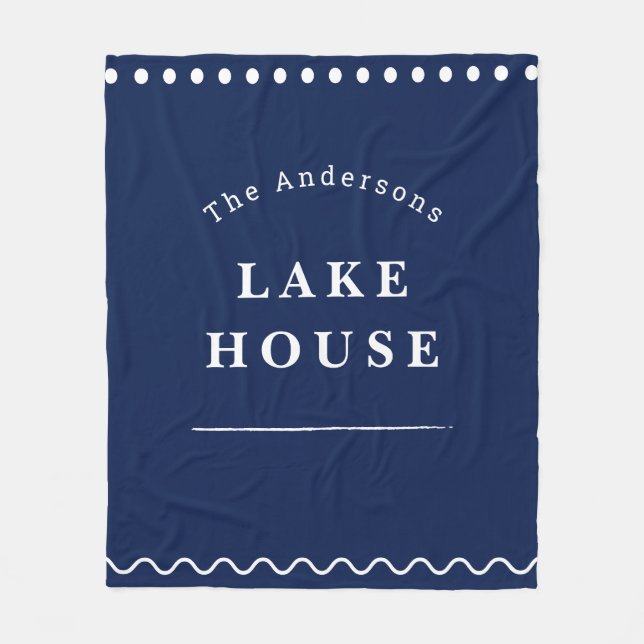 Personalized Lake House Navy Blue Fleecefilt (Framsidan)