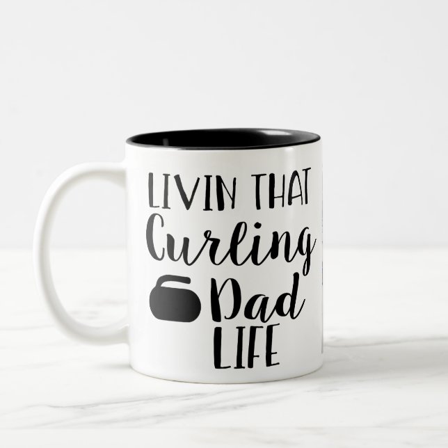 Personalized Living that Curling Dad Life Photo  Två-Tonad Mugg (Vänster)