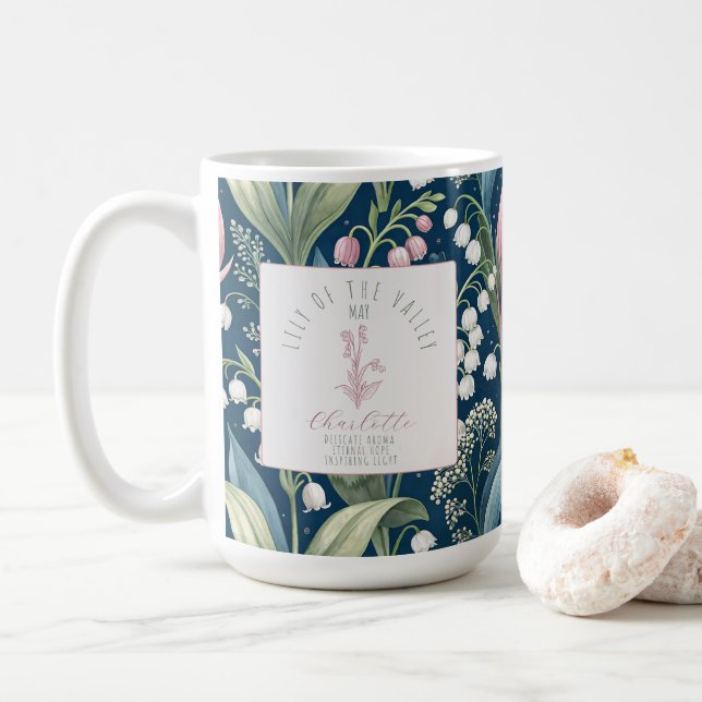 Personalized May Birth Flower Kaffemugg (Med munk)