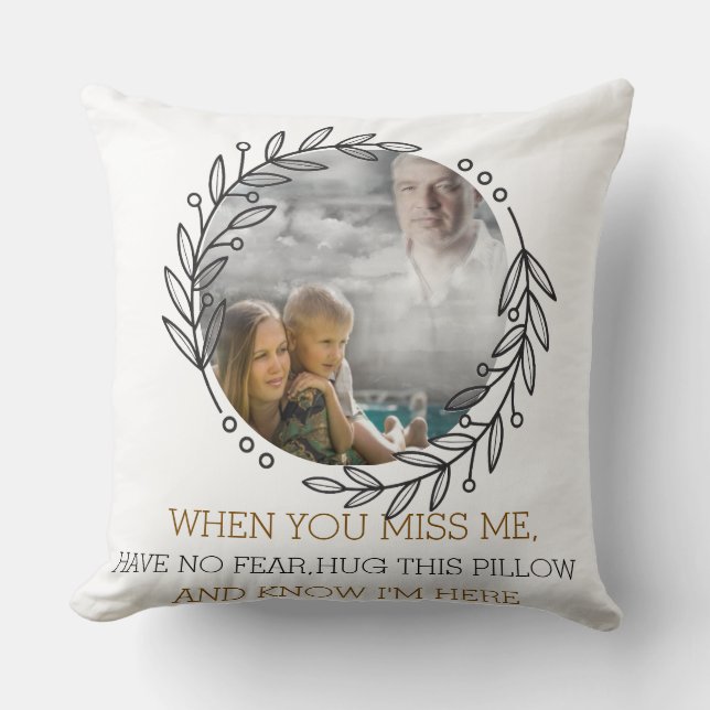 Personalized Memorial Pillow – Hug This Pillow Kudde (Framsida)