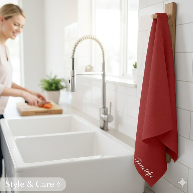 Personalized Name Deep Christmas Red Kökshandduk (Personalized Name Deep Christmas Red Kitchen Towel)