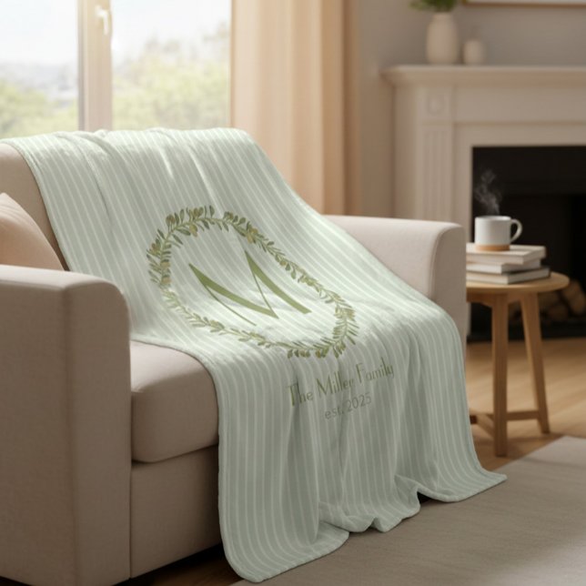 Personalized Olive Wreath Monogram  Fleecefilt (Skapare uppladdad)