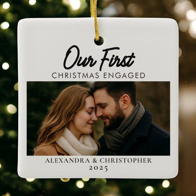 Personalized Our First Christmas Engaged Julgransprydnad Keramik (Skapare uppladdad)